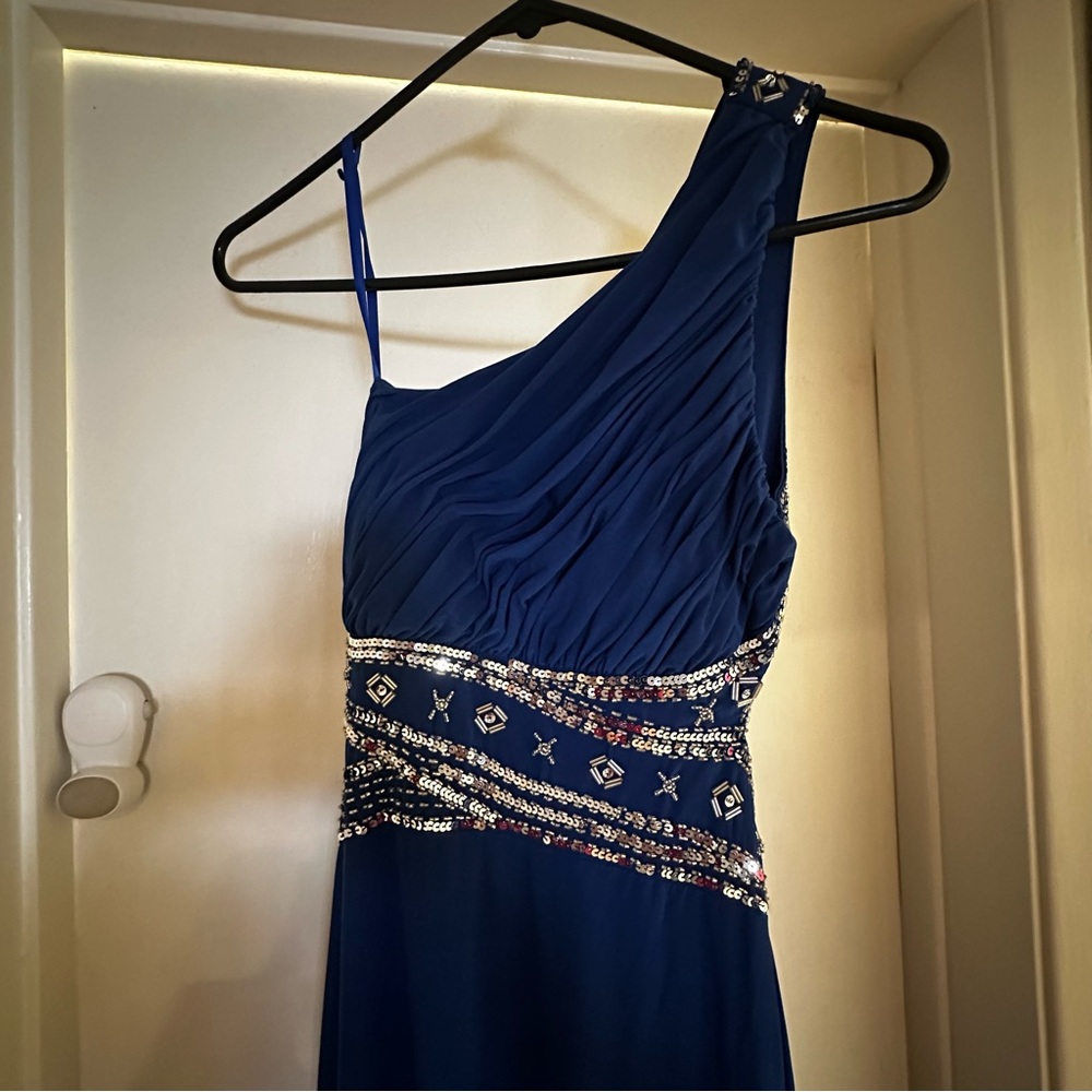 Elegant One-Shoulder Blue Dress